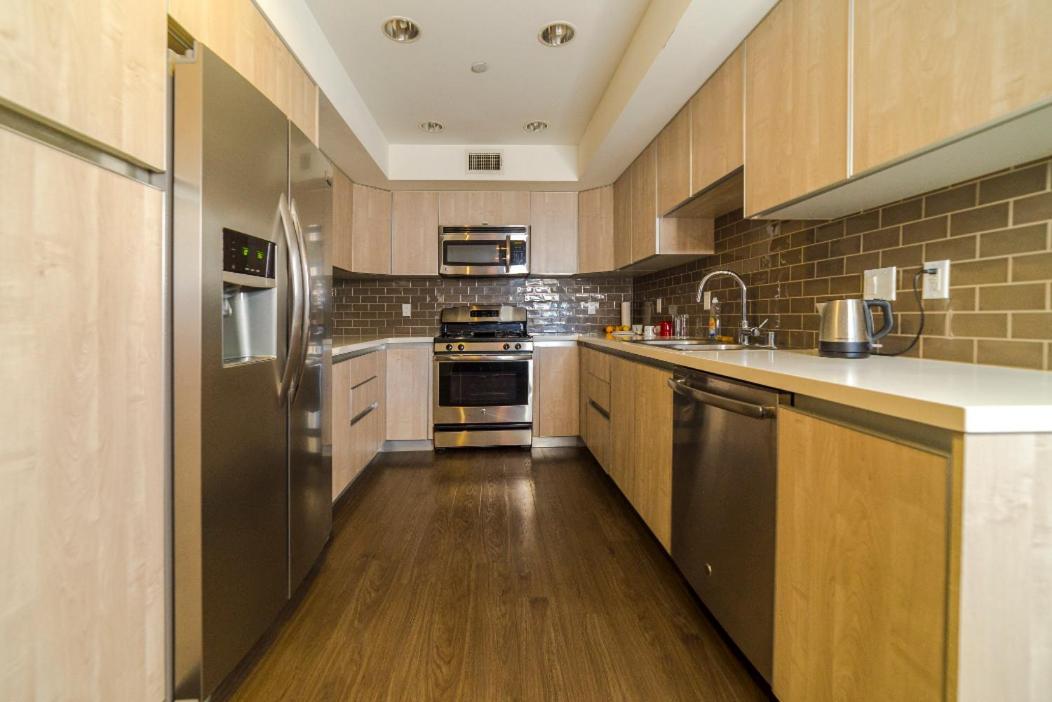 Homestay Western Santa Monica